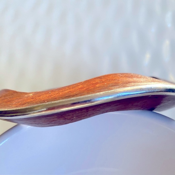 Silpada B1662 Rosewood wavy Bangle with Sterling Silver Accent - Picture 5 of 11